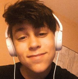 Meet your Posher, Travis